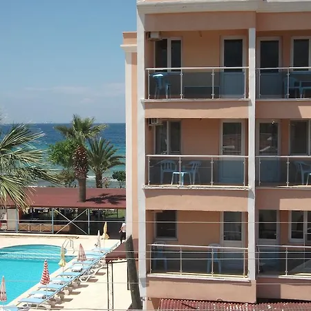 Holiday Ξενοδοχείο Guzelcamlı