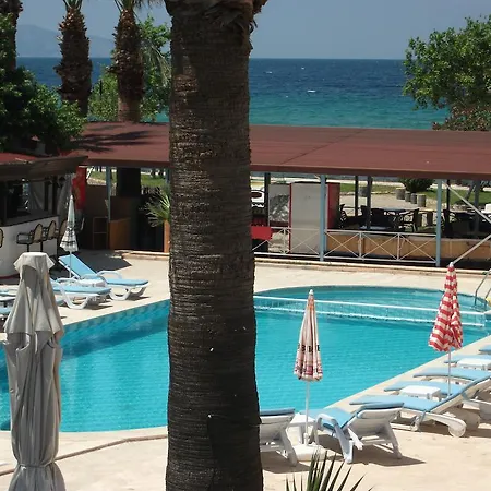 Ξενοδοχείο Holiday