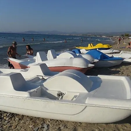 Ξενοδοχείο Holiday *