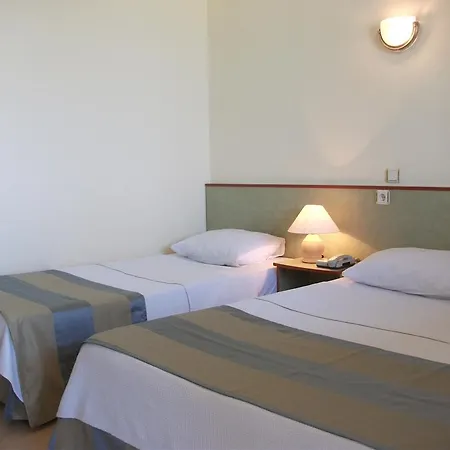 Hotel Holiday *