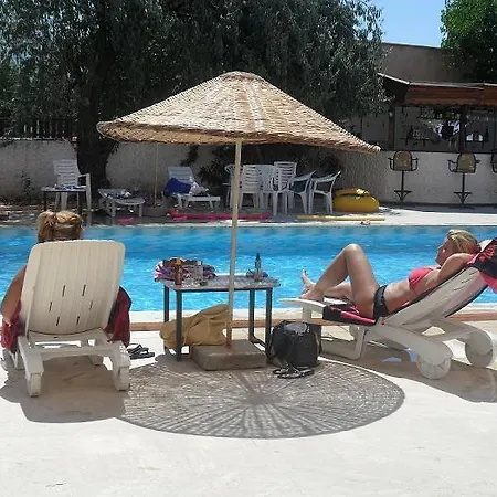 Ξενοδοχείο Holiday