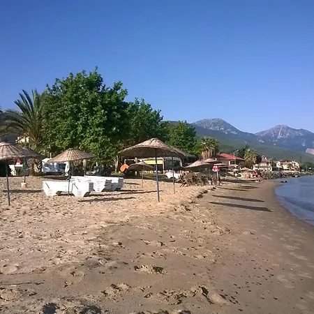 Holiday Ξενοδοχείο *